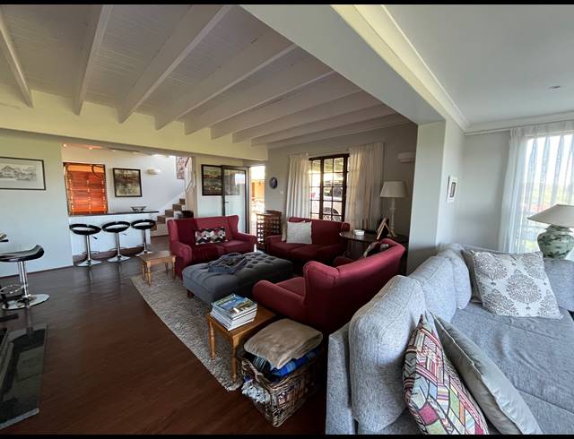 5 BEDROOM GATED ESTATE FOR SALE IN UNDERBERG